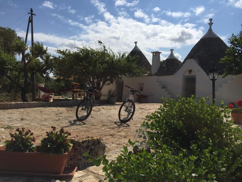 Chateaux Des Trulli San Michele Salentino Exterior foto